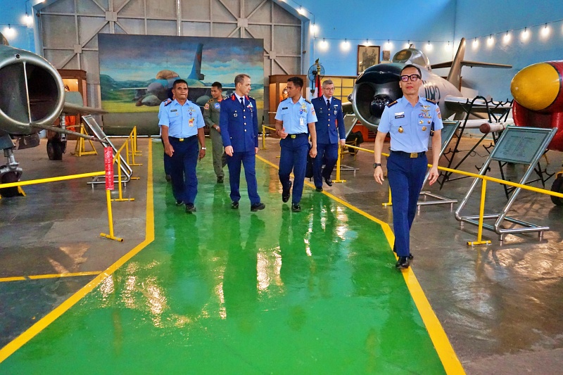 19112025 10 19112025 10