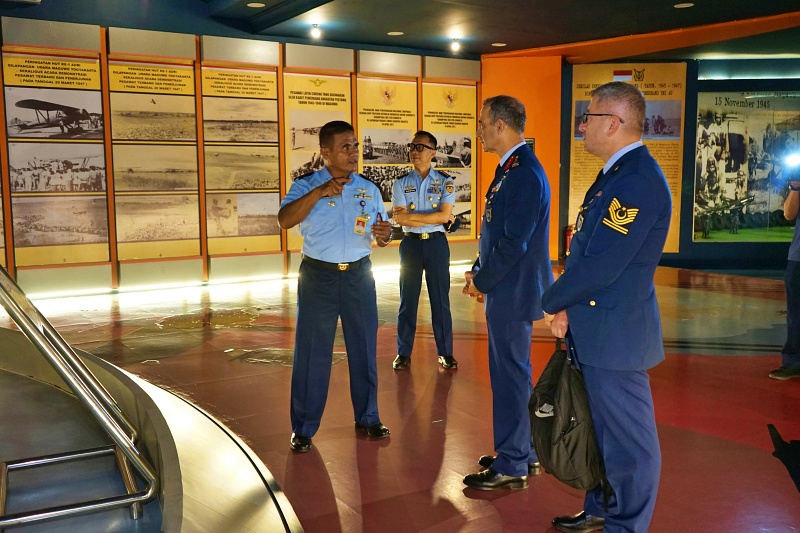 19112025 4 19112025 4