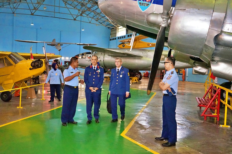 19112025 6 19112025 6